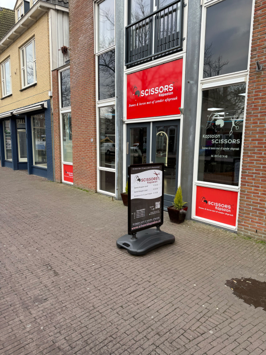 Gevel van Scissors Kapsalon in Heerenveen